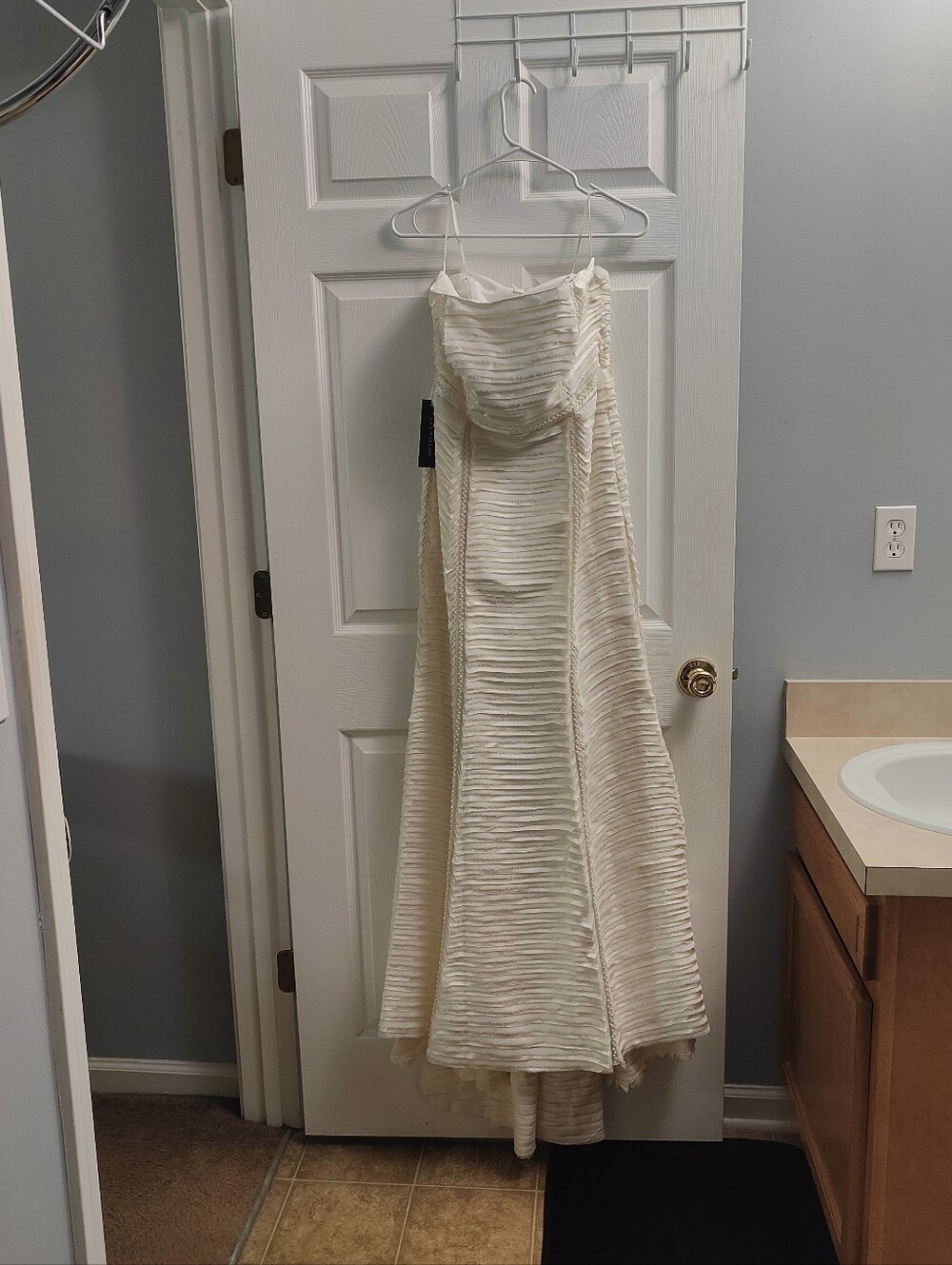 Ann Taylor Silk Strapless Wedding Dress Size 6 NWT - Picture 3 of 8